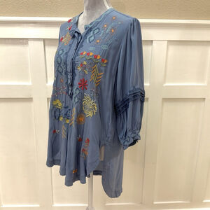 Johnny Was Biya Carden Tunic 100% Silk Size:S Embroidered Blue 3/4 Sleeve Cuffed